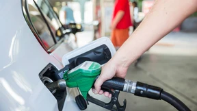 Benzinpreis steigt die vierzehnte Woche in Folge