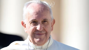 Papst wäscht Häftlingen die Füße