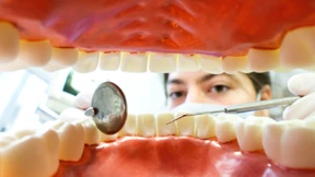 Als hätten sie einen Kieferkrampf