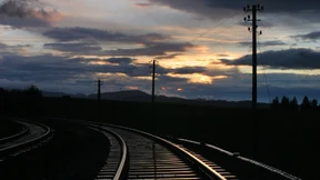 Stromautobahnen entlang der Bahn 