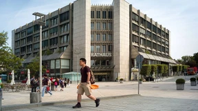 Rathausplatz für Bürger wieder sicher