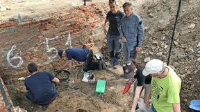 „Wir haben eine Baugrube mit Gebeinen deutscher Kriegstoter“