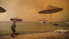 Brände in südeuropäischen Touristenregionen wüten weiter