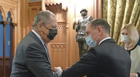 „Putin-Jünger“ gegen „NATO-Boys“