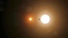 Siebzehnjähriger entdeckt eine Welt mit zwei Sonnen