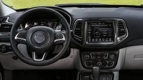 Auf der Straße des Trailhawk