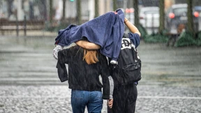 Hessen zur Wochenmitte mit teils kräftigen Schauern