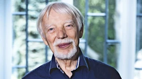 Er hob diesen Schleier