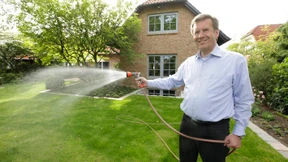 Ein Häuschen mit Garten