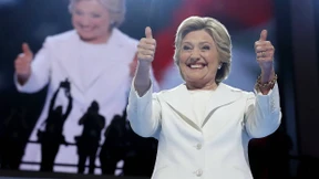Clinton liegt in Umfrage fünf Punkte vor Trump