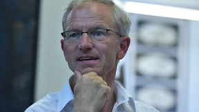 Heilignüchtern am Schreibtisch