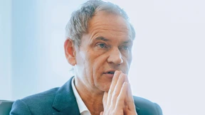 Oliver Blumes ungeordnete Porsche-Übergabe