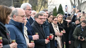 EU-Außenminister gedenken in Butscha russischen Massakers