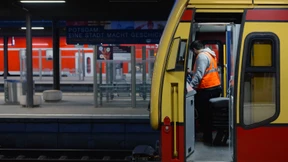 Am Sonntag fallen noch immer Züge aus