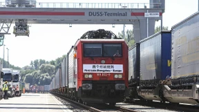 100.000 Container, 12.000 Kilometer – und acht Zeitzonen