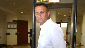 Putin-Kritiker Nawalny zu fünf Jahren Haft auf Bewährung verurteilt