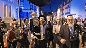 Zum Geburtstag eine neue Thora