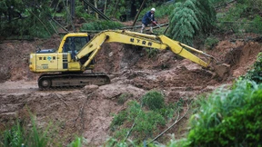 Heftige Regenfälle und Erdrutsche in Japan