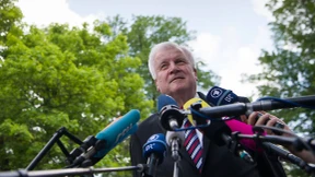 Seehofer verspricht „wuchtige“ Steuersenkungen