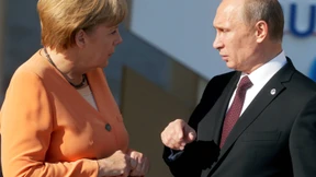 Merkel fordert Putin zu „Gespräch und Verständigung“ auf