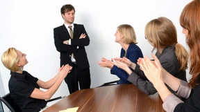 Anbiedern um  jeden Preis