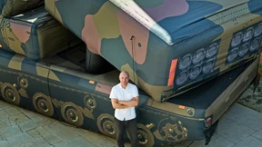 Aufblasbare Panzer gegen Putin