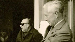 Auf dem Kiebitzstuhl der Historie