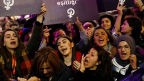 Istanbuler Polizei blockiert Marsch zum Frauentag