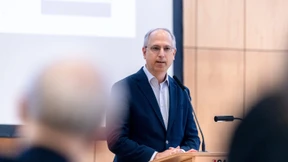 Frankfurter FDP nominiert Yanki Pürsün