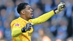 Zweikampf zwischen den Frankfurter Pfosten