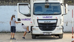 Britische Busfahrer fahren jetzt Lkw