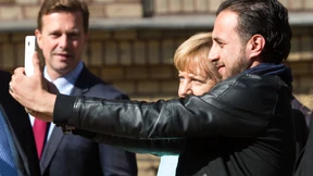 Mehrheit der Deutschen lehnt Merkels Umgang mit Flüchtlingskrise ab