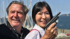 Gerhard Schröder sagt jetzt „bitte“