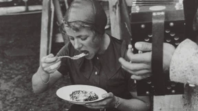 Wie können Sie kleine Person überhaupt fliegen?