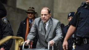 Weinstein wird wegen Handys verwarnt