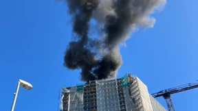 Brand auf Berliner Hochhaus-Baustelle