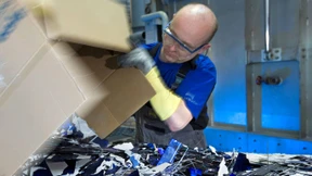 Hochreine Rohstoffe aus ausgedienten Solarmodulen