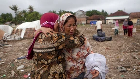 Mehr als 400 Tote nach Tsunami in Indonesien