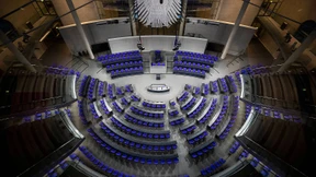 Fraktionen missbrauchen Geld für Parteiwerbung