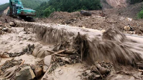 Springfluten und Erdrutsche