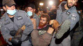 Polizei nimmt Regierungsgegner fest