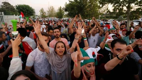 Frauen und Männer schauen in Iran erstmals gemeinsam Fußball