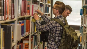 Zwischen Krieg und Karriere