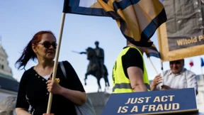 Ein Politiker redet dazwischen