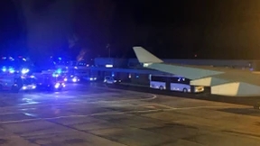 Merkel verspätet sich wegen Schäden an Flugzeug