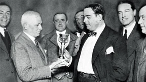 Pyrotechnik und ein alter Pokal