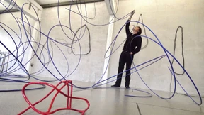 Sie tauscht Kunst gegen Material 