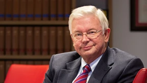 „Jeden Tag mehr Regulierungen, wir müssen umkehren“