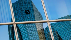 Deutsche Bank schafft einen kleinen Gewinn