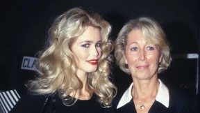 Claudia Schiffer erinnert an ihre verstorbene Mutter